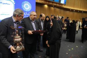 روابط عمومی دانشگاه علوم پزشکی اصفهان: تجلیل از بانوان خیر عرصه سلامت استان اصفهان در جشن کوثر ولایت