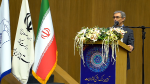 فیلم: سخنرانی  دکتر جعفریان در آیین تجلیل از بانوان خیر استان اصفهان