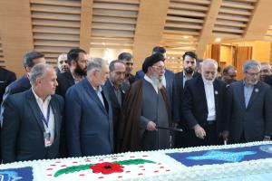 تهیه و توزیع کیک ۱۵۰ کیلویی در جشن کوثر ولایت